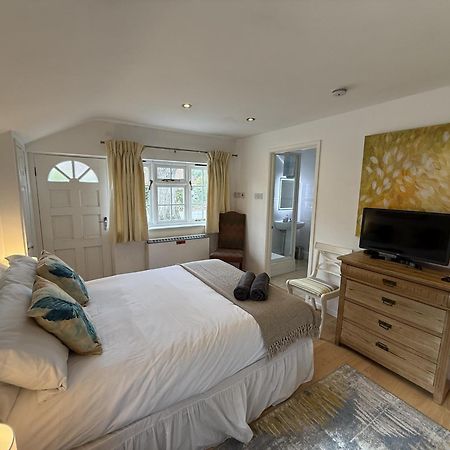 Private Entry Guesthouse Hideaway Hordle Exterior foto